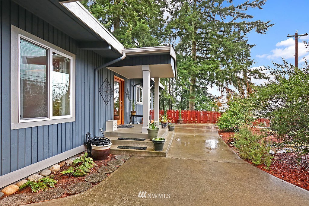 606 240th Street Southwest Bothell, WA 98021 - Photo 2 of 25