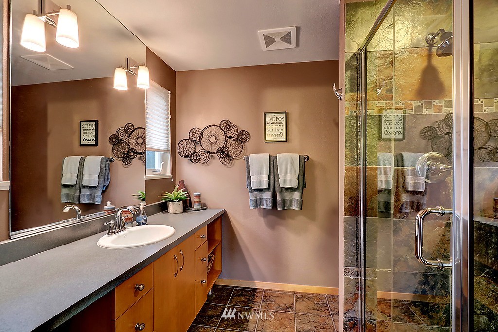 606 240th Street Southwest Bothell, WA 98021 - Photo 10 of 25