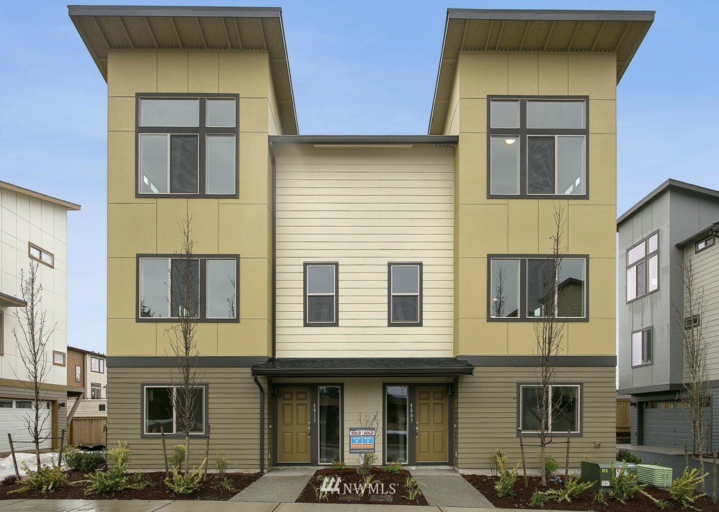 348 Chelan Place Northeast Renton, WA 98059 - Photo 1 of 20 Gallery Image 1