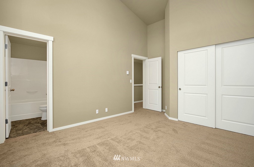 348 Chelan Place Northeast Renton, WA 98059 - Photo 12 of 20 Gallery Image 12