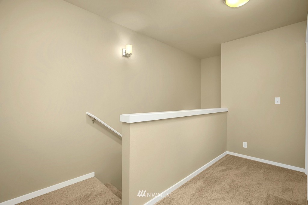 348 Chelan Place Northeast Renton, WA 98059 - Photo 14 of 20 Gallery Image 14