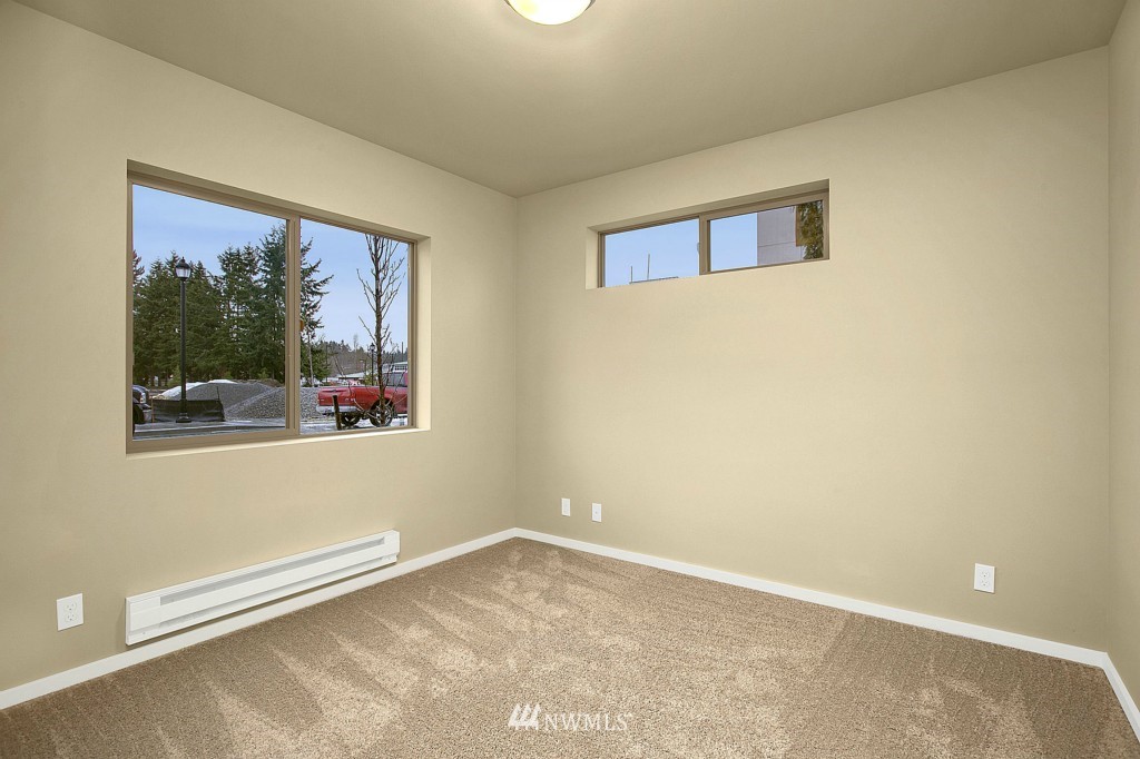 348 Chelan Place Northeast Renton, WA 98059 - Photo 3 of 20 Gallery Image 3