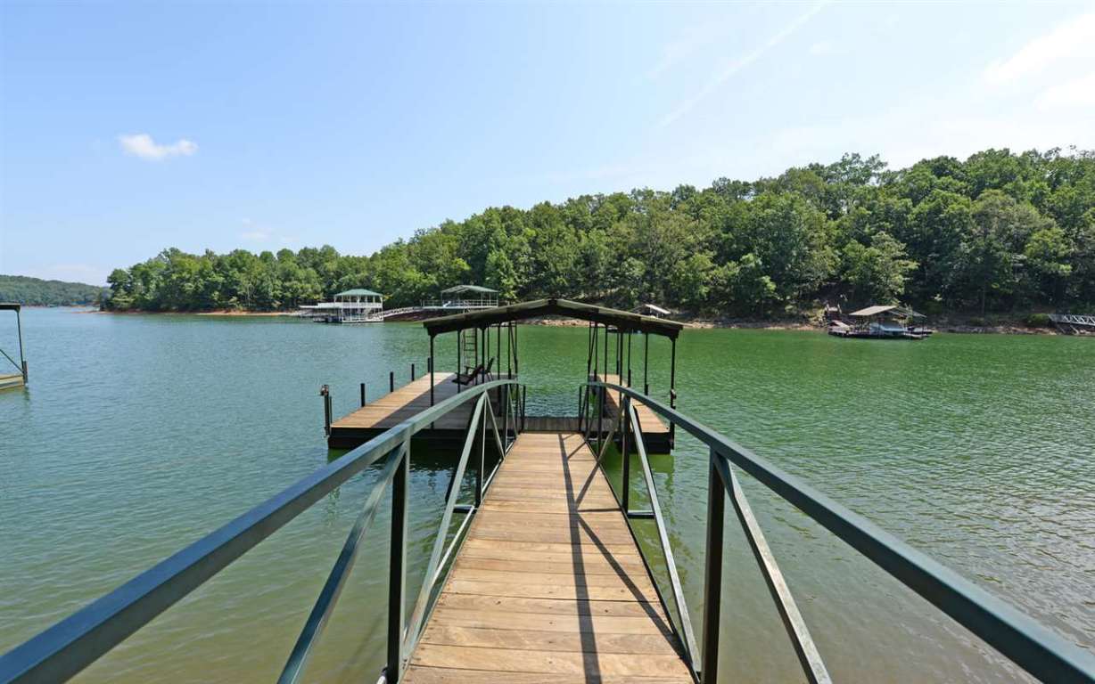 602 Reed Creek Point Hartwell, GA 30643 - Photo 2 of 26
