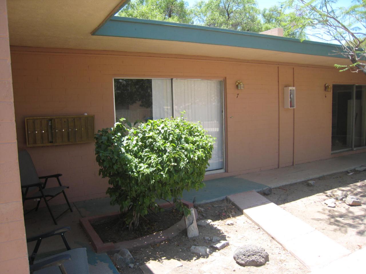 1716 East Ocotillo Road, Unit K Phoenix, AZ 85016 - Photo 2 of 6 Courtyard
