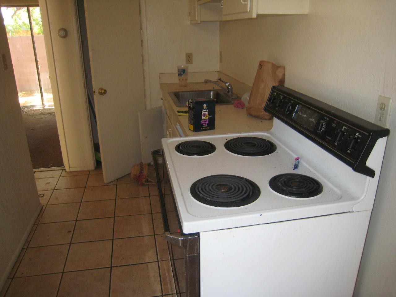 1716 East Ocotillo Road, Unit K Phoenix, AZ 85016 - Photo 4 of 6 Kitchen Unit 6