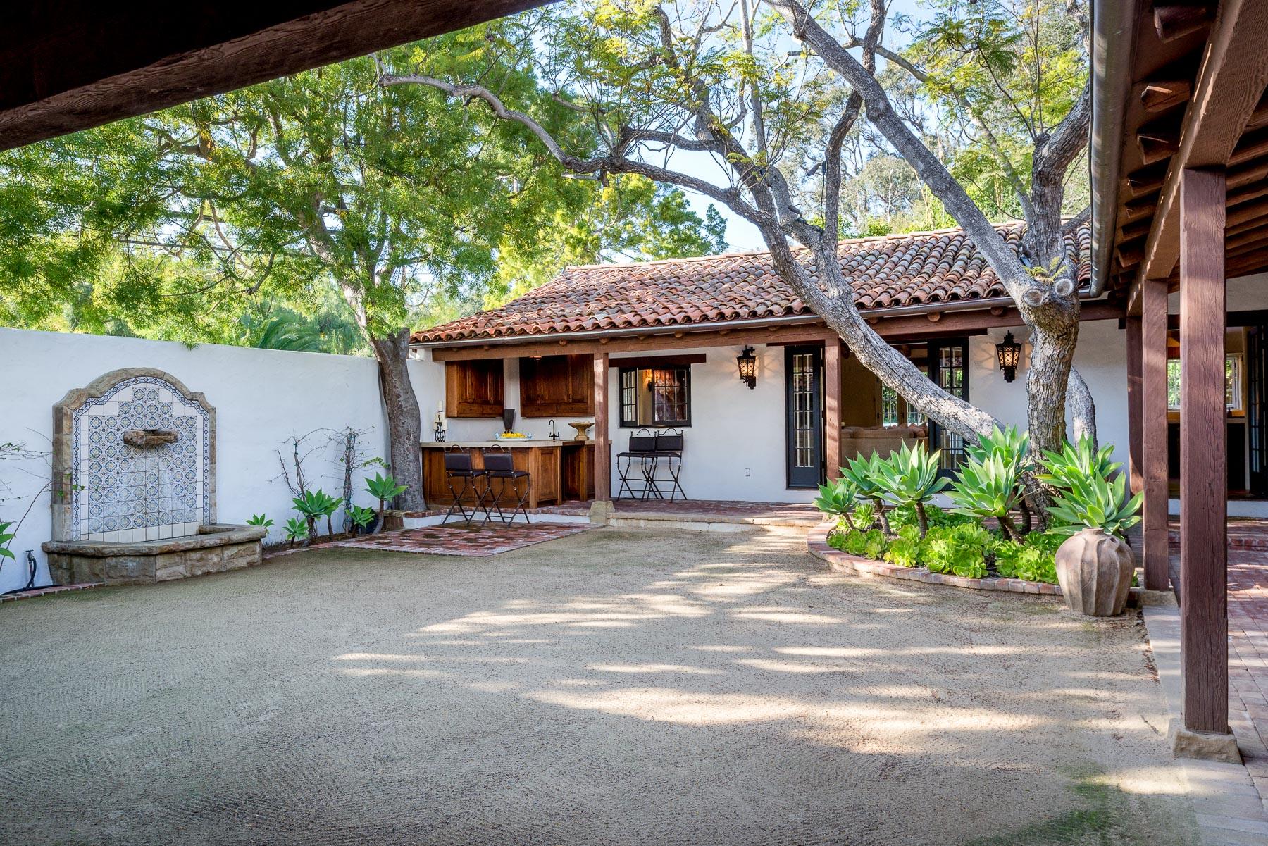 470 Hot Springs Road Montecito, CA 93108 - Photo 3 of 20 CourtYard2