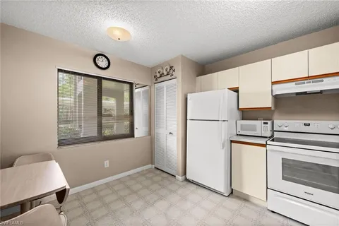 $215,500 | 5784 Deauville Circle, Unit B103, Naples, FL 34112