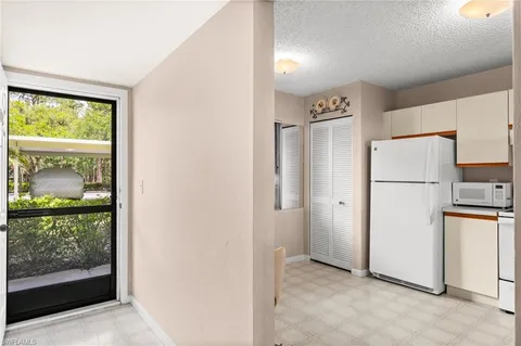 $215,500 | 5784 Deauville Circle, Unit B103, Naples, FL 34112