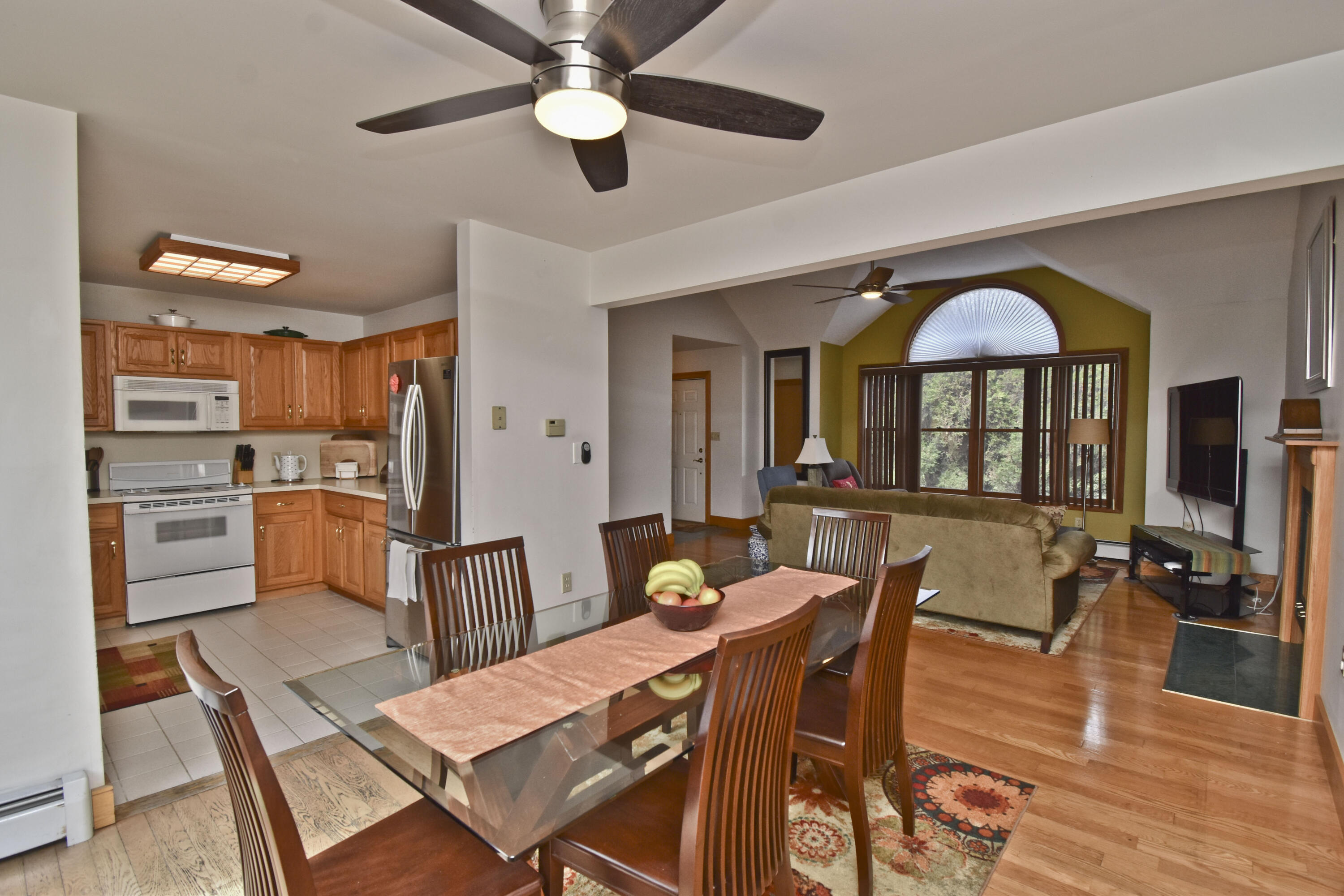 704 Newport Road Stroudsburg, PA 18360 - Photo 8 of 47 3 Dining (3)