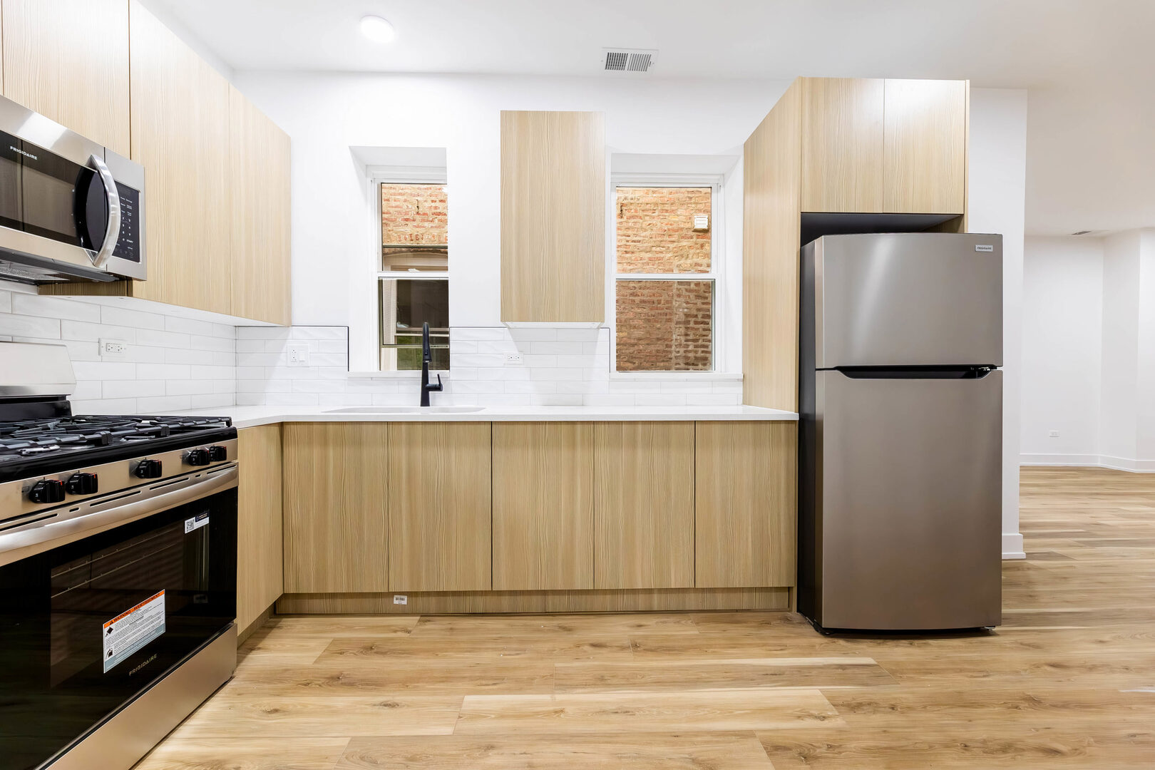 239 West 74th Street, Unit 2 Chicago, IL 60621 - Photo 5 of 9