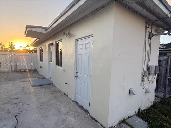 $2,500 | 43 Northwest 76th Avenue, Miami, FL 33126