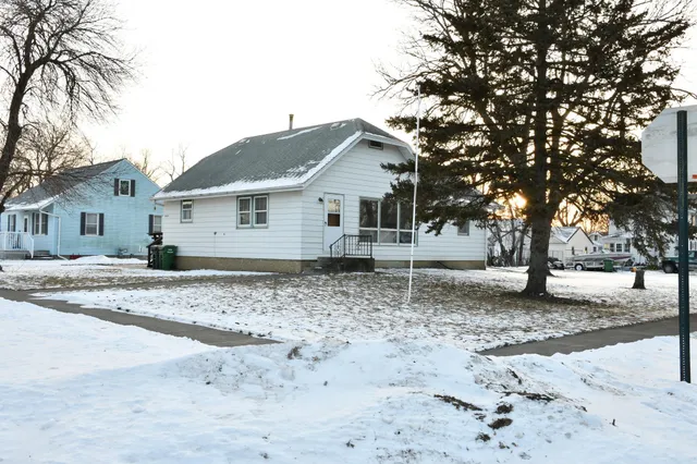 $115,000 | 402 Rohrer Street, Round Lake, MN 56167