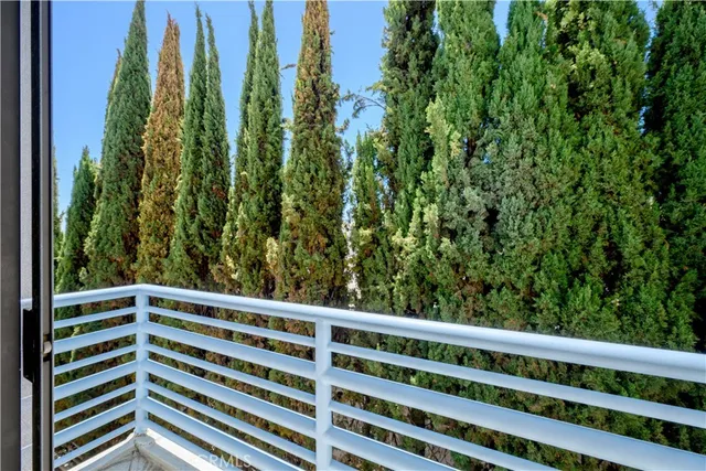 $1,199,000 | 11954 Mayfield Avenue, Unit 3, Los Angeles, CA 90049