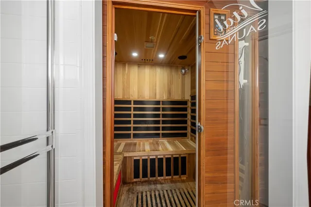 $1,199,000 | 11954 Mayfield Avenue, Unit 3, Los Angeles, CA 90049