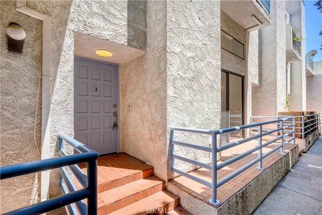 $1,199,000 | 11954 Mayfield Avenue, Unit 3, Los Angeles, CA 90049