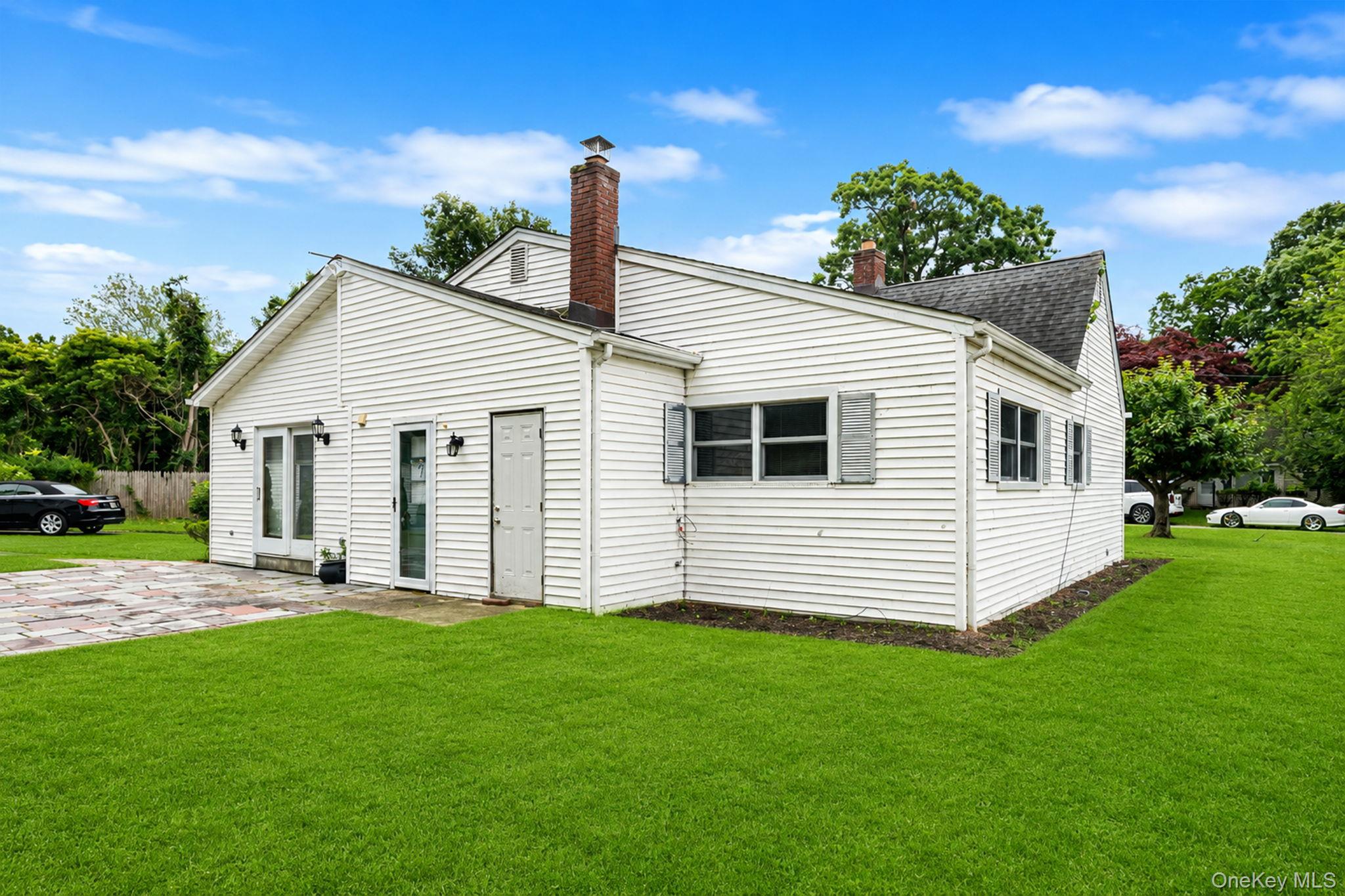 1 East Jackwill Road East Patchogue, NY 11772 - Photo 21 of 32