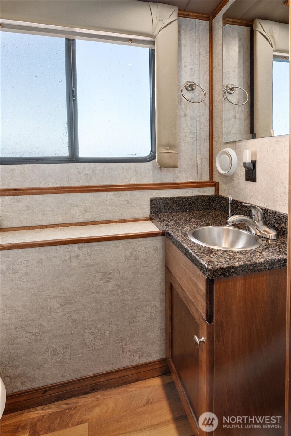 11 East Allison Street, Unit 2 Seattle, WA 98102 - Photo 23 of 40