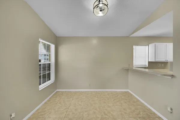 $3,300 | 901 10th Street, West Palm Beach, FL 33401