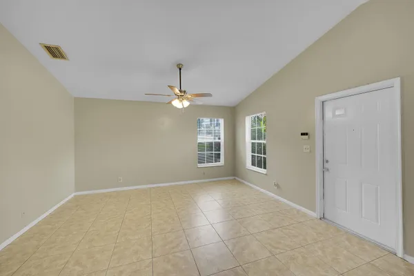 $3,300 | 901 10th Street, West Palm Beach, FL 33401