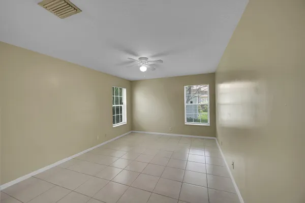 $3,300 | 901 10th Street, West Palm Beach, FL 33401
