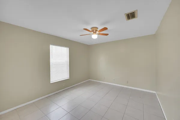 $3,300 | 901 10th Street, West Palm Beach, FL 33401