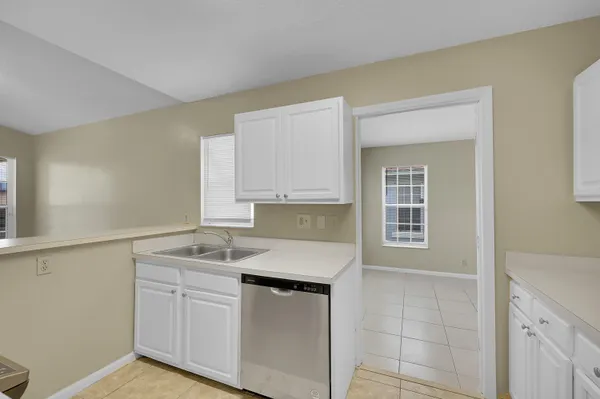 $3,300 | 901 10th Street, West Palm Beach, FL 33401