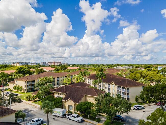 440 South Park Road, Unit 4201 Hollywood, FL 33021 - Photo 2 of 9 Gallery Image 2