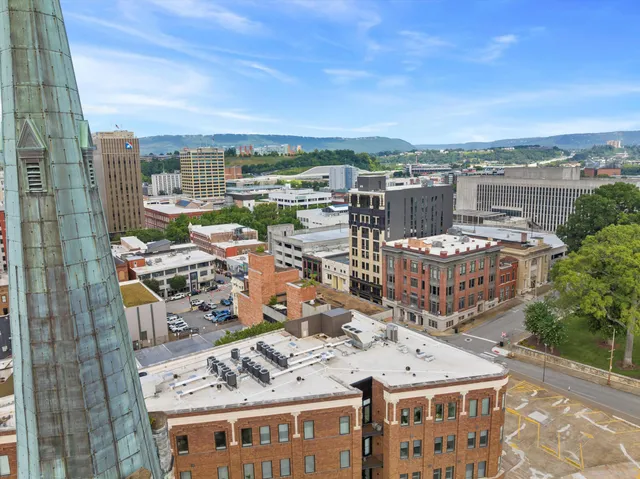 $1,399,000 | 117 East 7th Street, Unit 902A, Chattanooga, TN 37402