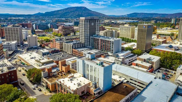 $1,399,000 | 117 East 7th Street, Unit 902A, Chattanooga, TN 37402