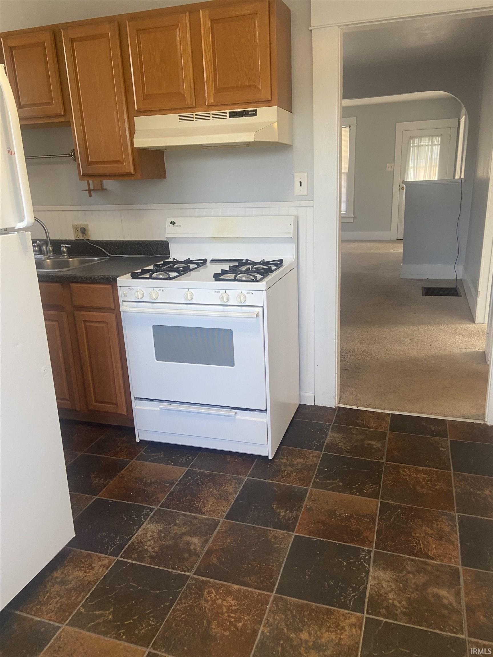 201 Simpson Avenue Elkhart, IN 46516 - Photo 3 of 13