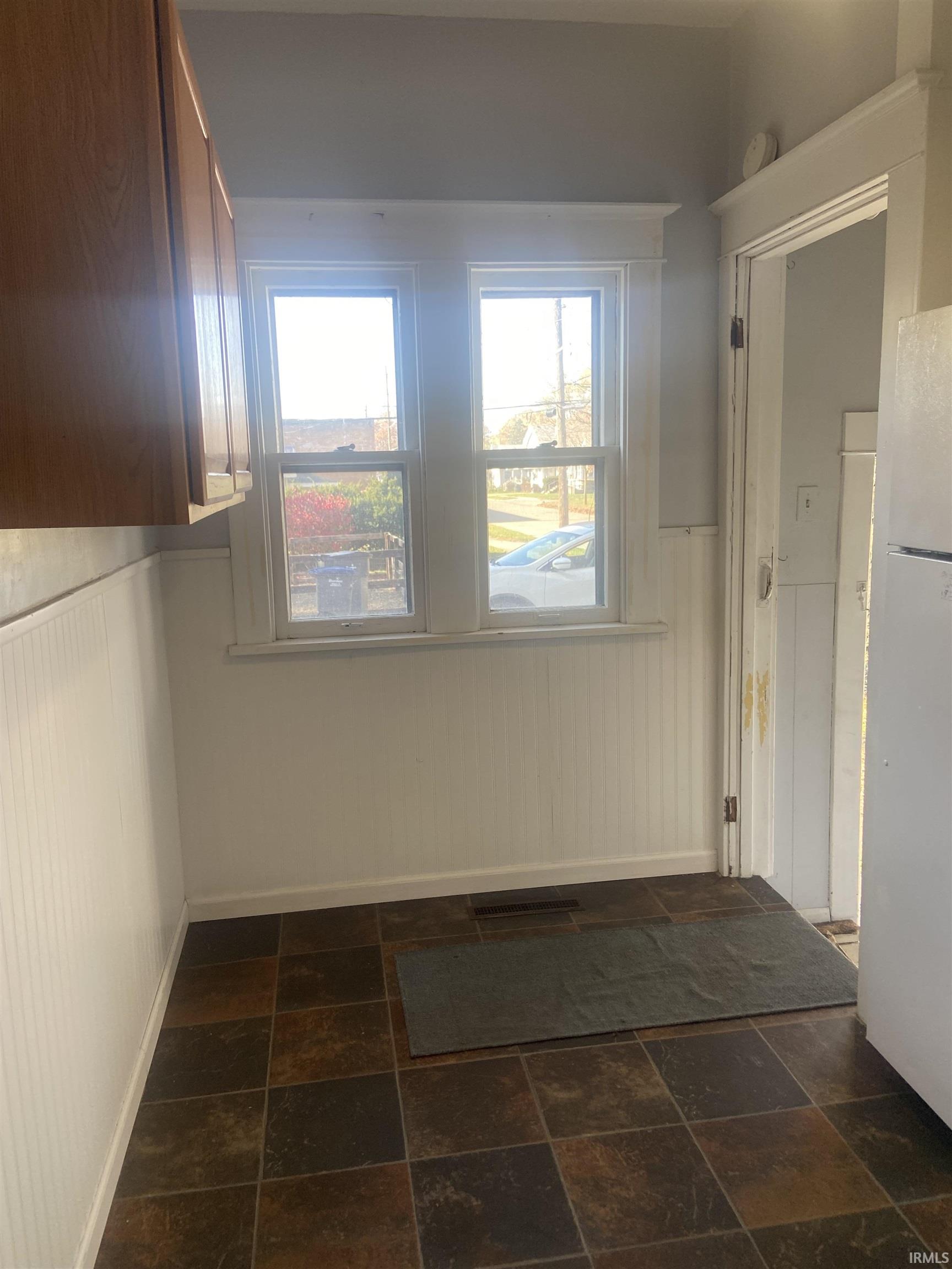 201 Simpson Avenue Elkhart, IN 46516 - Photo 5 of 13