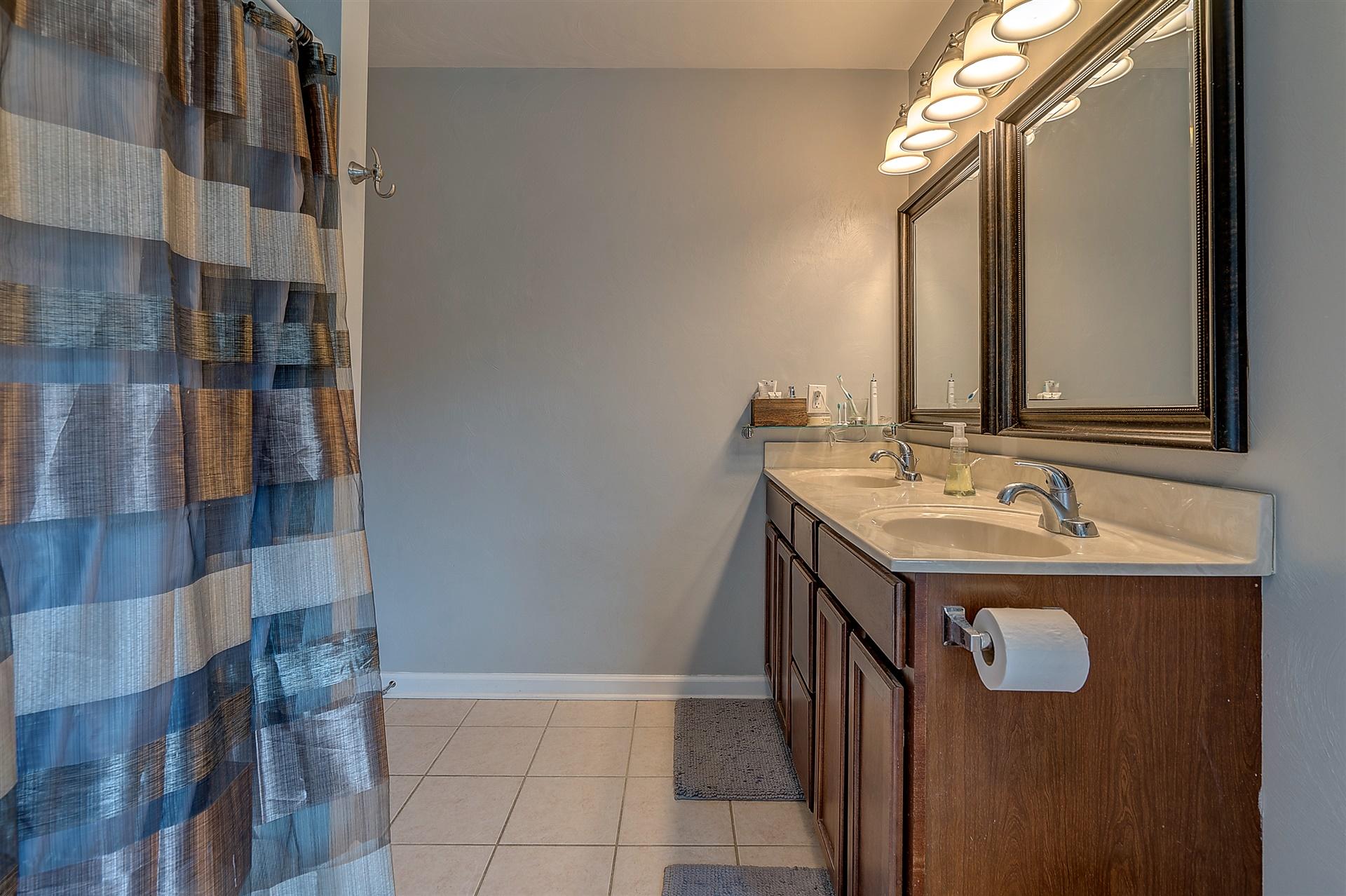 1025 Longview Road Roanoke, VA 24018 - Photo 16 of 36 16-DSC00331_2_3_4_5