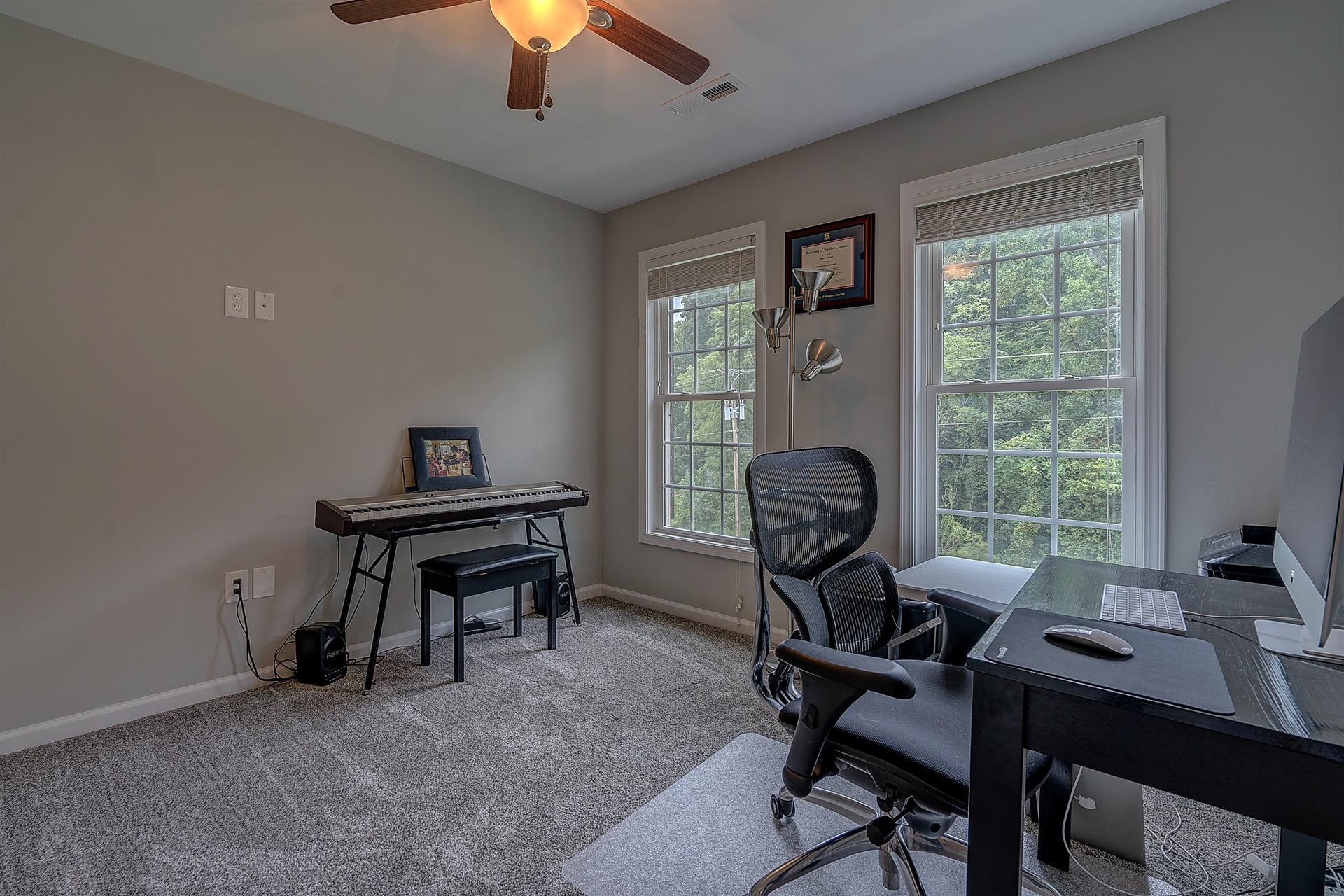 1025 Longview Road Roanoke, VA 24018 - Photo 21 of 36 21-DSC00356_57_58_59_60