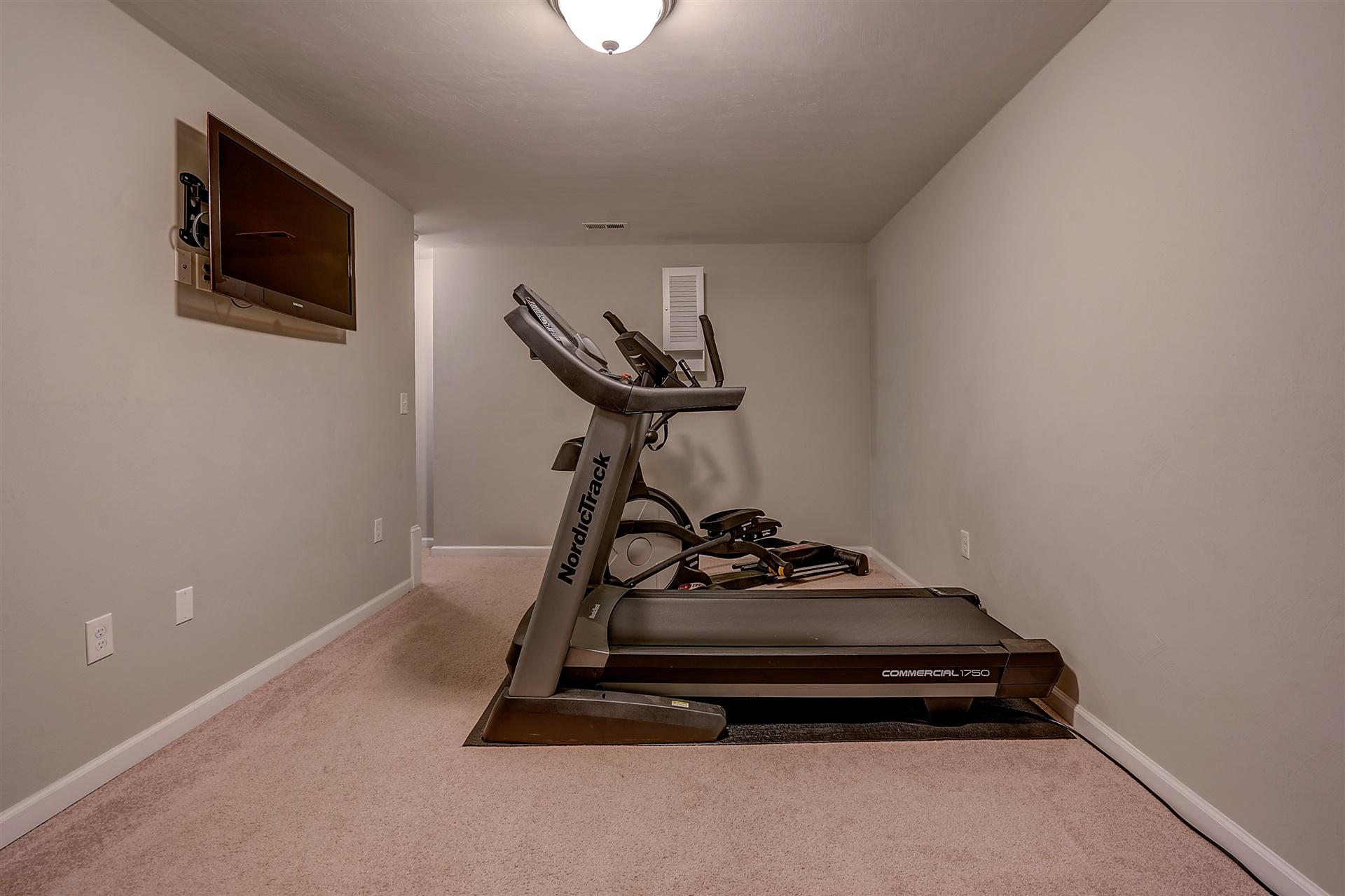 1025 Longview Road Roanoke, VA 24018 - Photo 24 of 36 24-DSC00376_77_78_79_80