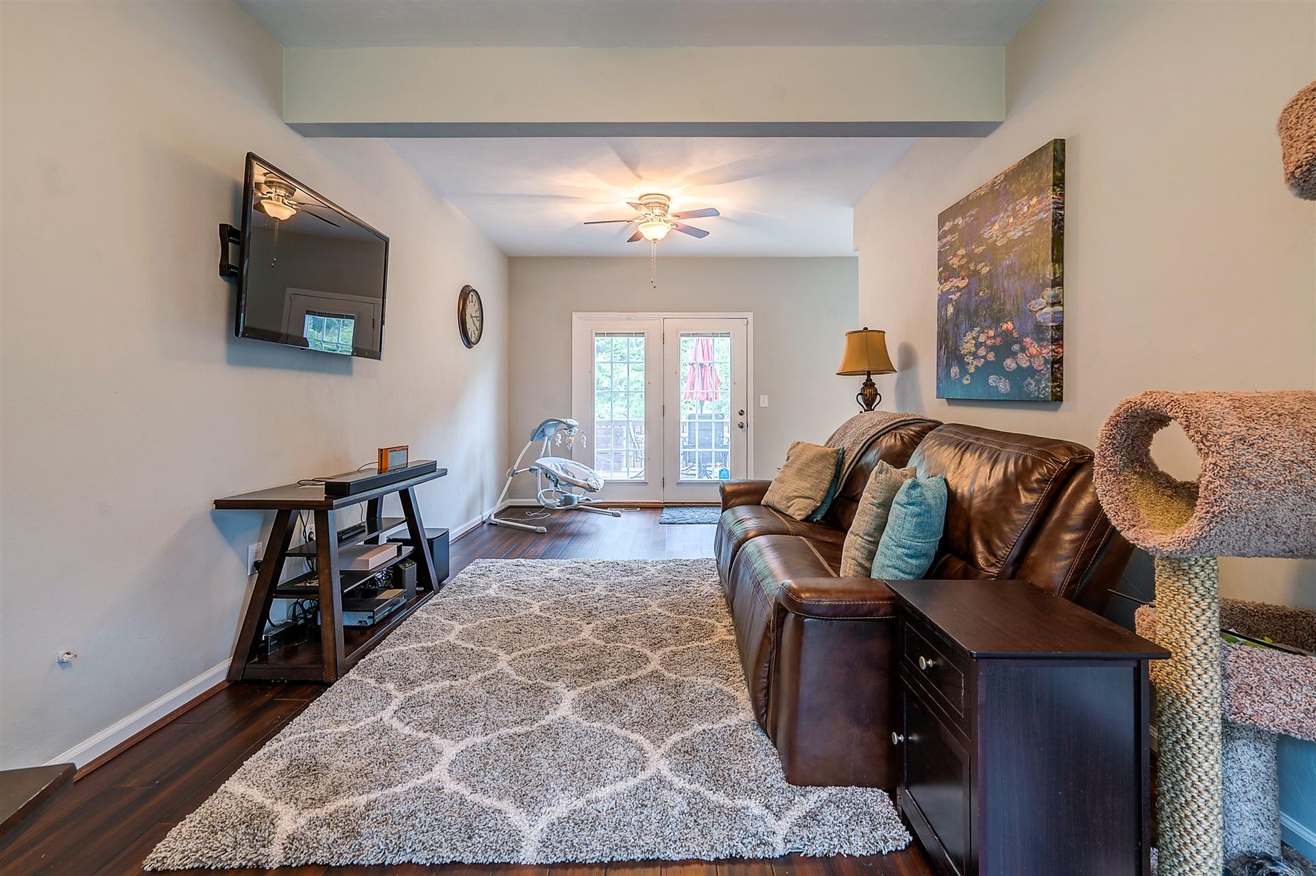 1025 Longview Road Roanoke, VA 24018 - Photo 5 of 36 05-DSC00221_2_3_4_5