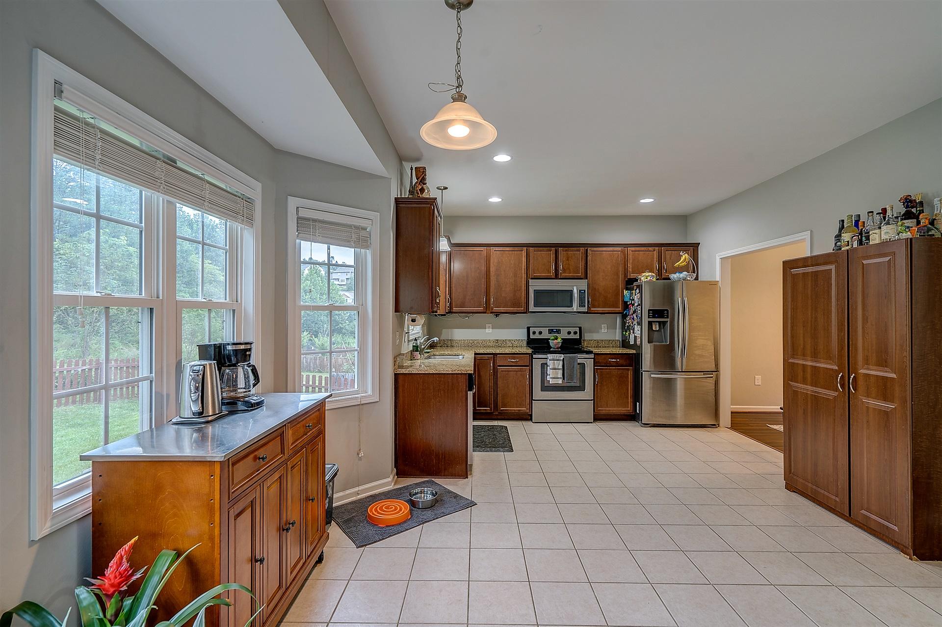 1025 Longview Road Roanoke, VA 24018 - Photo 6 of 36 06-DSC00241_2_3_4_5