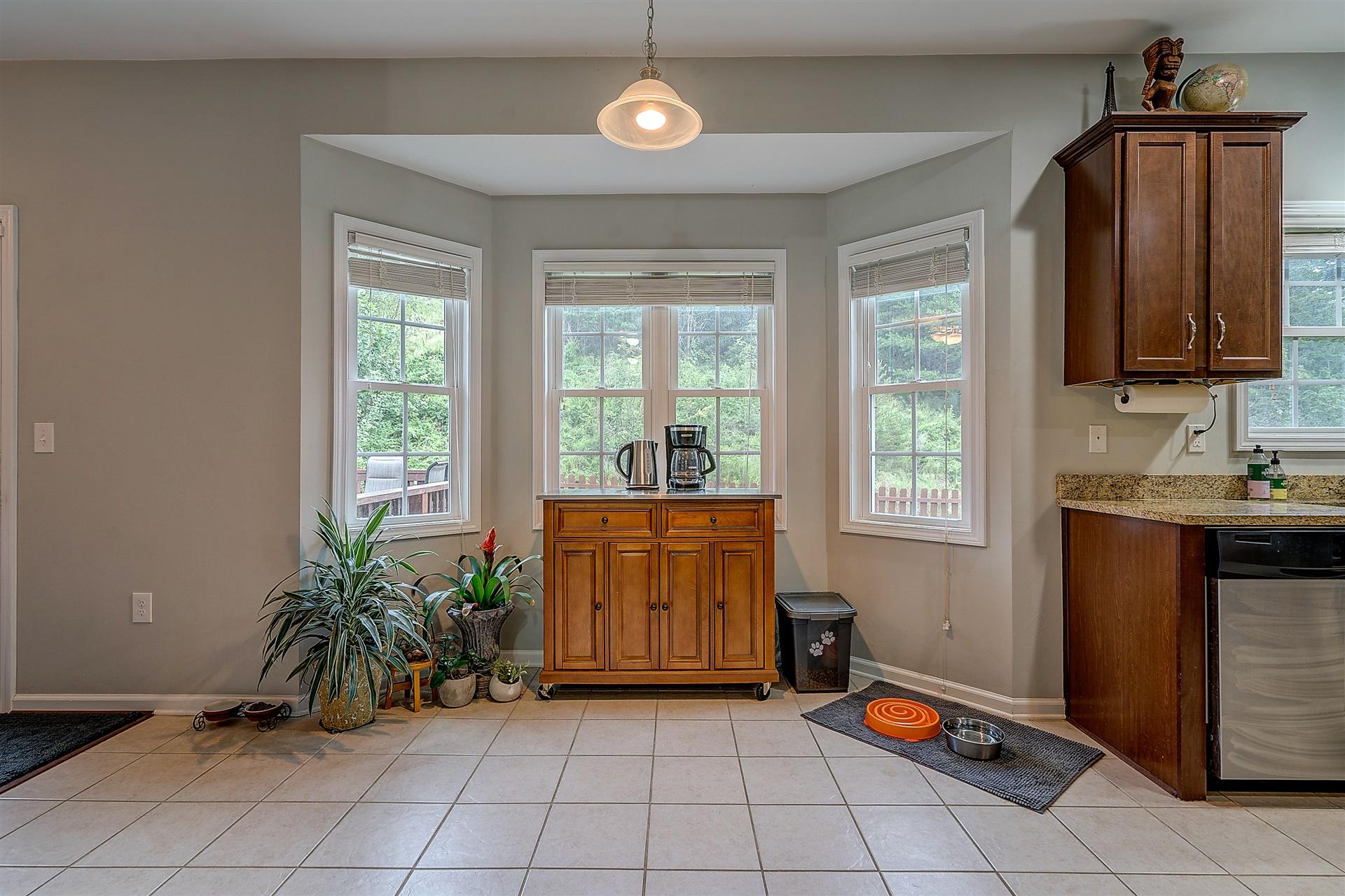 1025 Longview Road Roanoke, VA 24018 - Photo 7 of 36 07-DSC00251_2_3_4_5