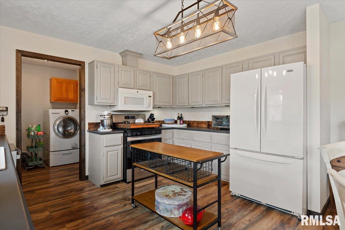 301 Buttercup Drive Athens, IL 62613 - Photo 10 of 31