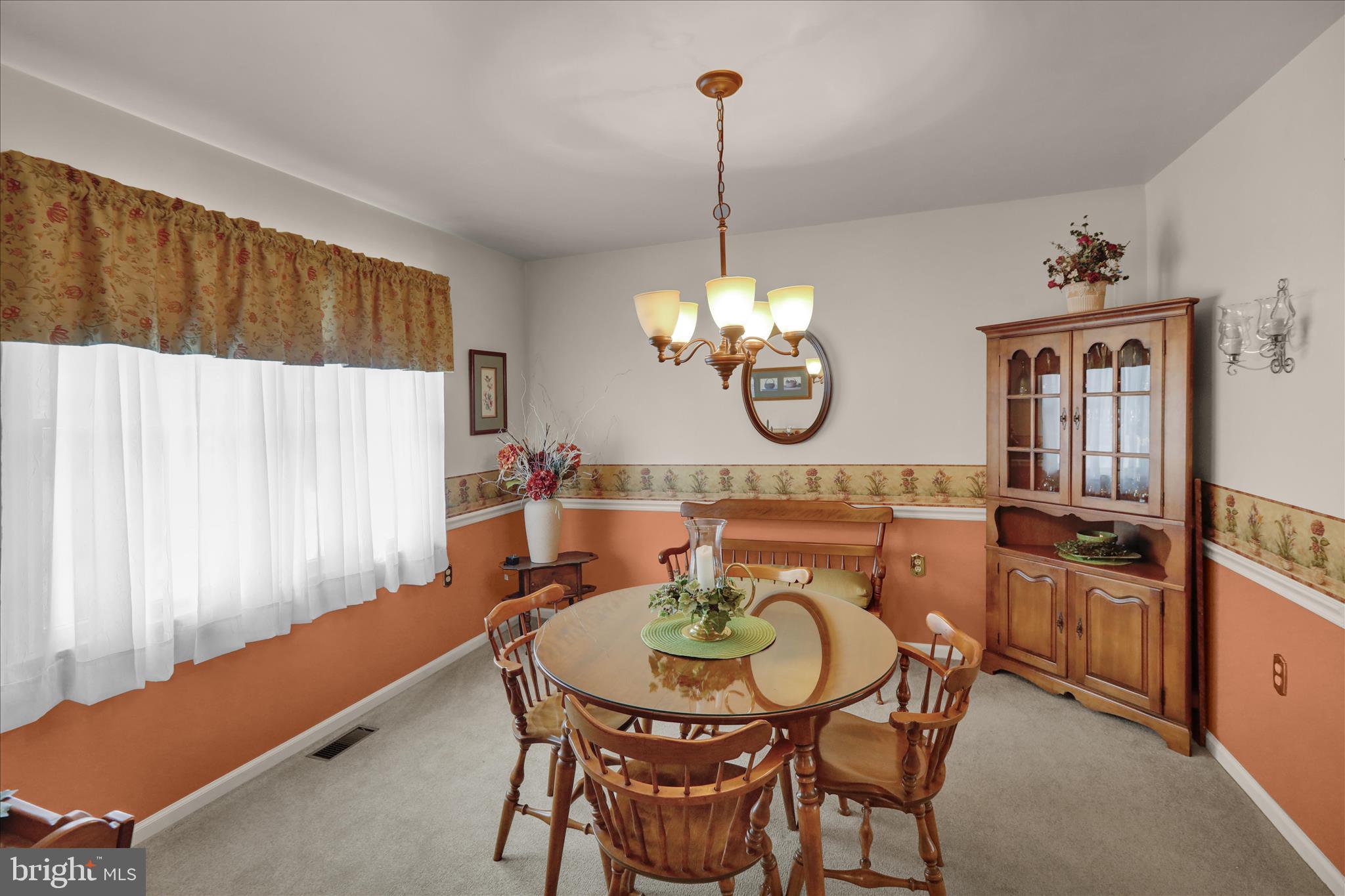 840 Shelbourne Road Reading, PA 19606 - Photo 7 of 30 360_2357