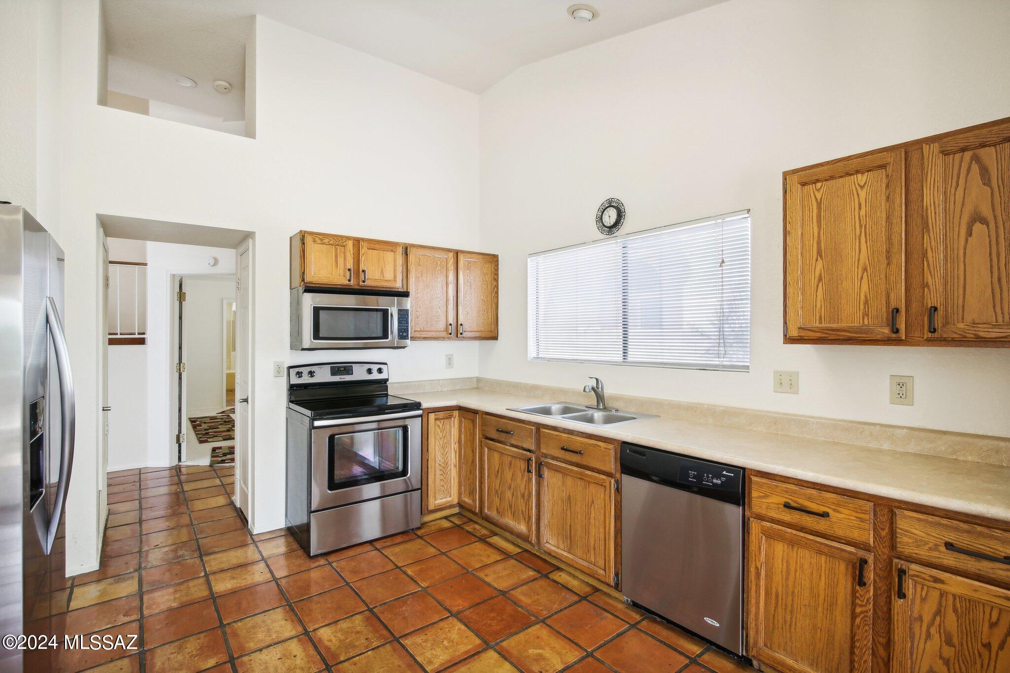 4649 West Lessing Lane Tucson, AZ 85742 - Photo 9 of 49