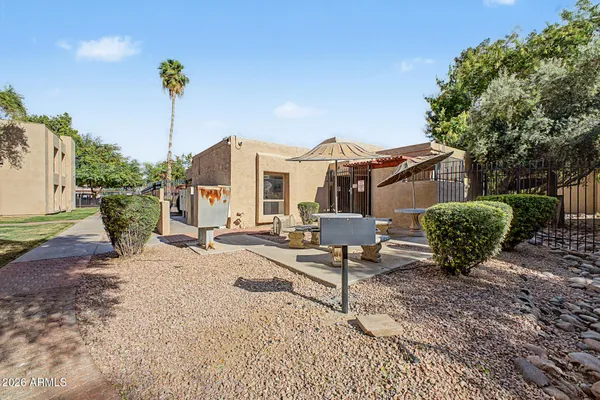 $140,000 | 3131 West Cochise Drive, Unit 257, Phoenix, AZ 85051