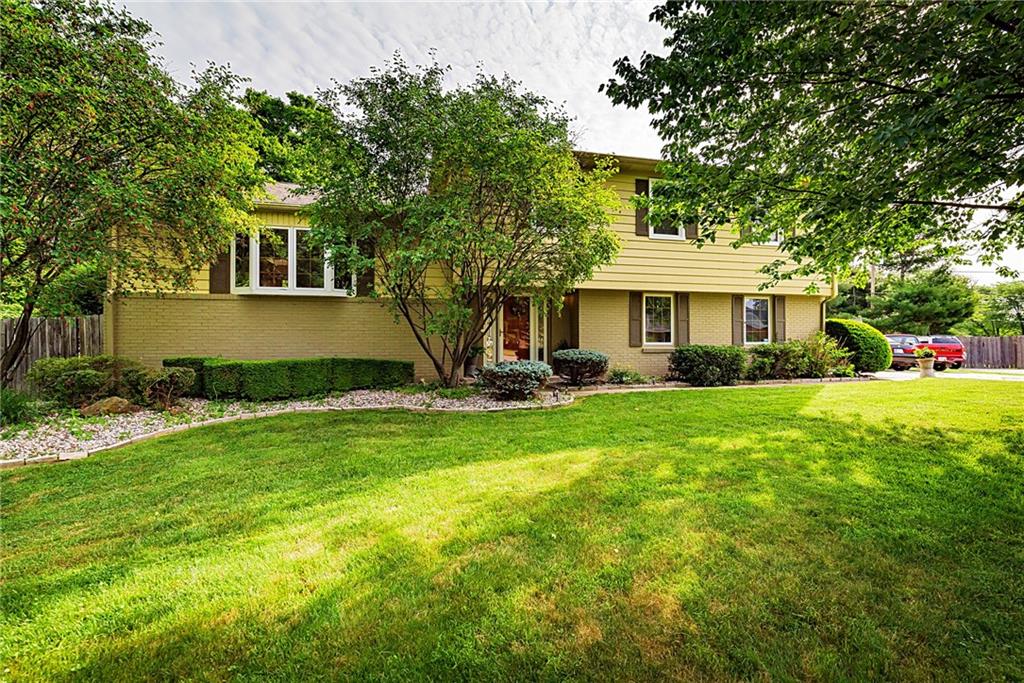 820 Alwyne Road Carmel, IN 46032 - Photo 2 of 48 Gallery Image 2