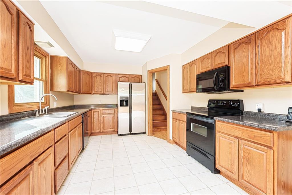 820 Alwyne Road Carmel, IN 46032 - Photo 18 of 48 Gallery Image 18
