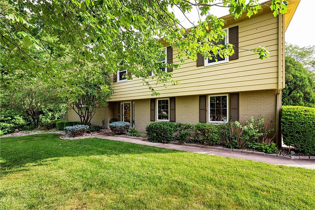 820 Alwyne Road Carmel, IN 46032 - Photo 3 of 48 Gallery Image 3