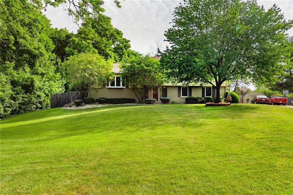 820 Alwyne Road Carmel, IN 46032 - Photo 4 of 48 Gallery Image 4