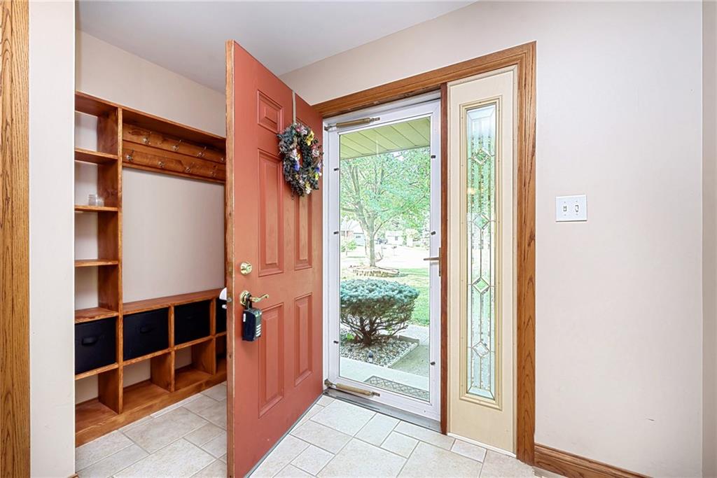 820 Alwyne Road Carmel, IN 46032 - Photo 6 of 48 Gallery Image 6