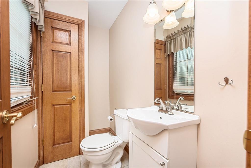 820 Alwyne Road Carmel, IN 46032 - Photo 9 of 48 Gallery Image 9