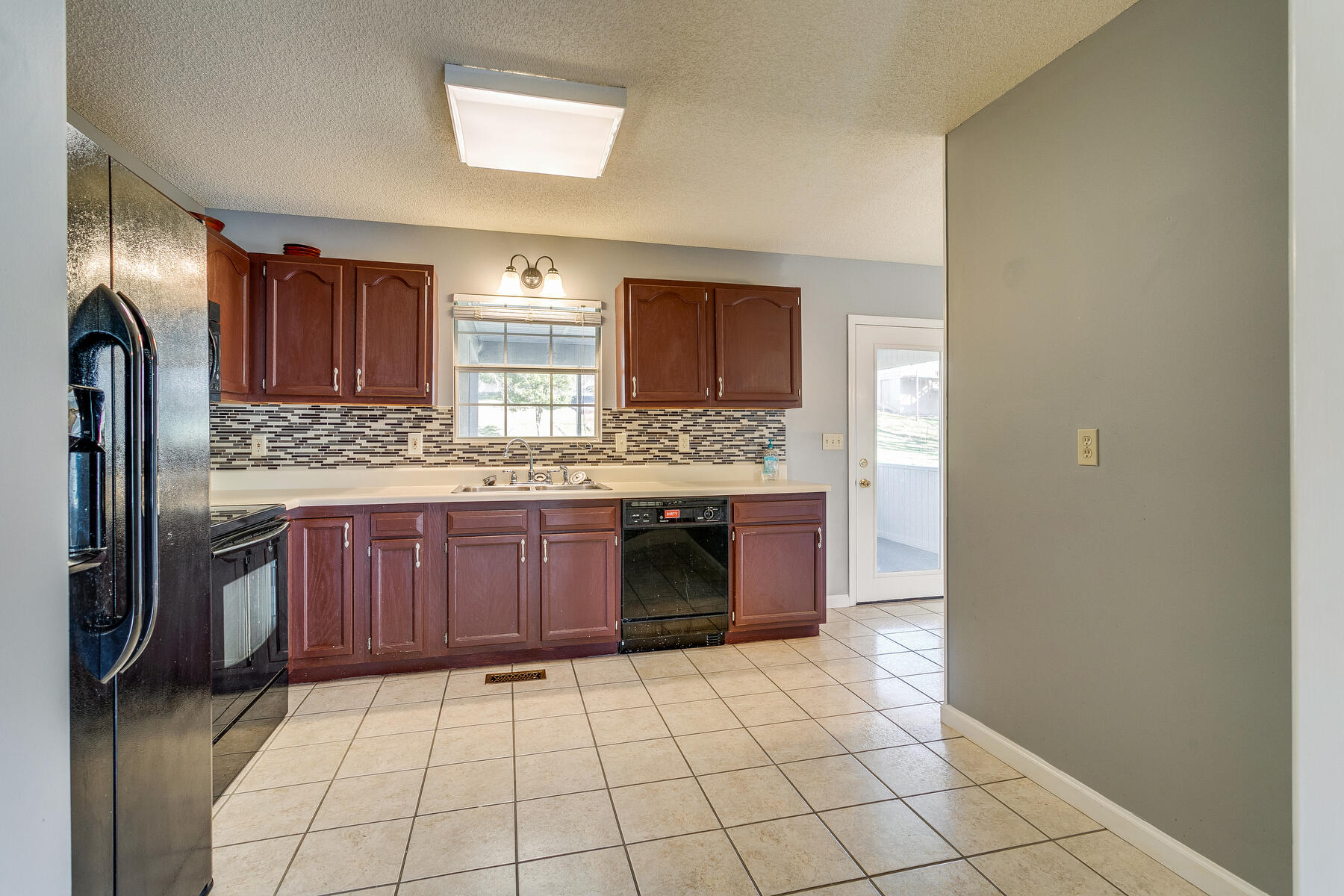 1105 Chippendale Road Kingsport, TN 37660 - Photo 11 of 40 011
