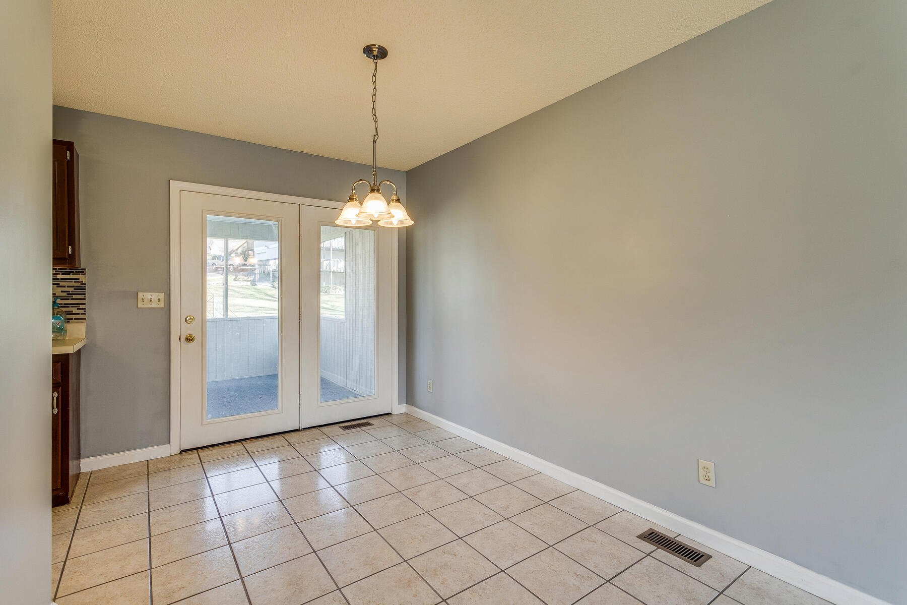 1105 Chippendale Road Kingsport, TN 37660 - Photo 14 of 40 014