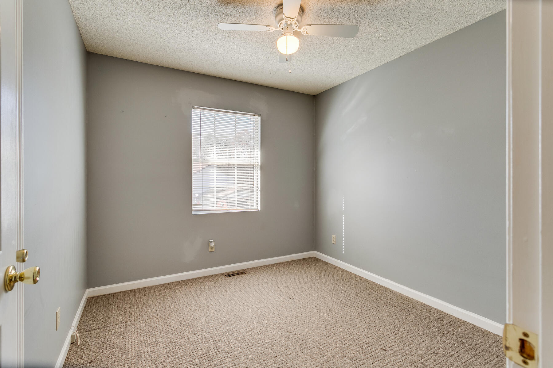 1105 Chippendale Road Kingsport, TN 37660 - Photo 27 of 40 027